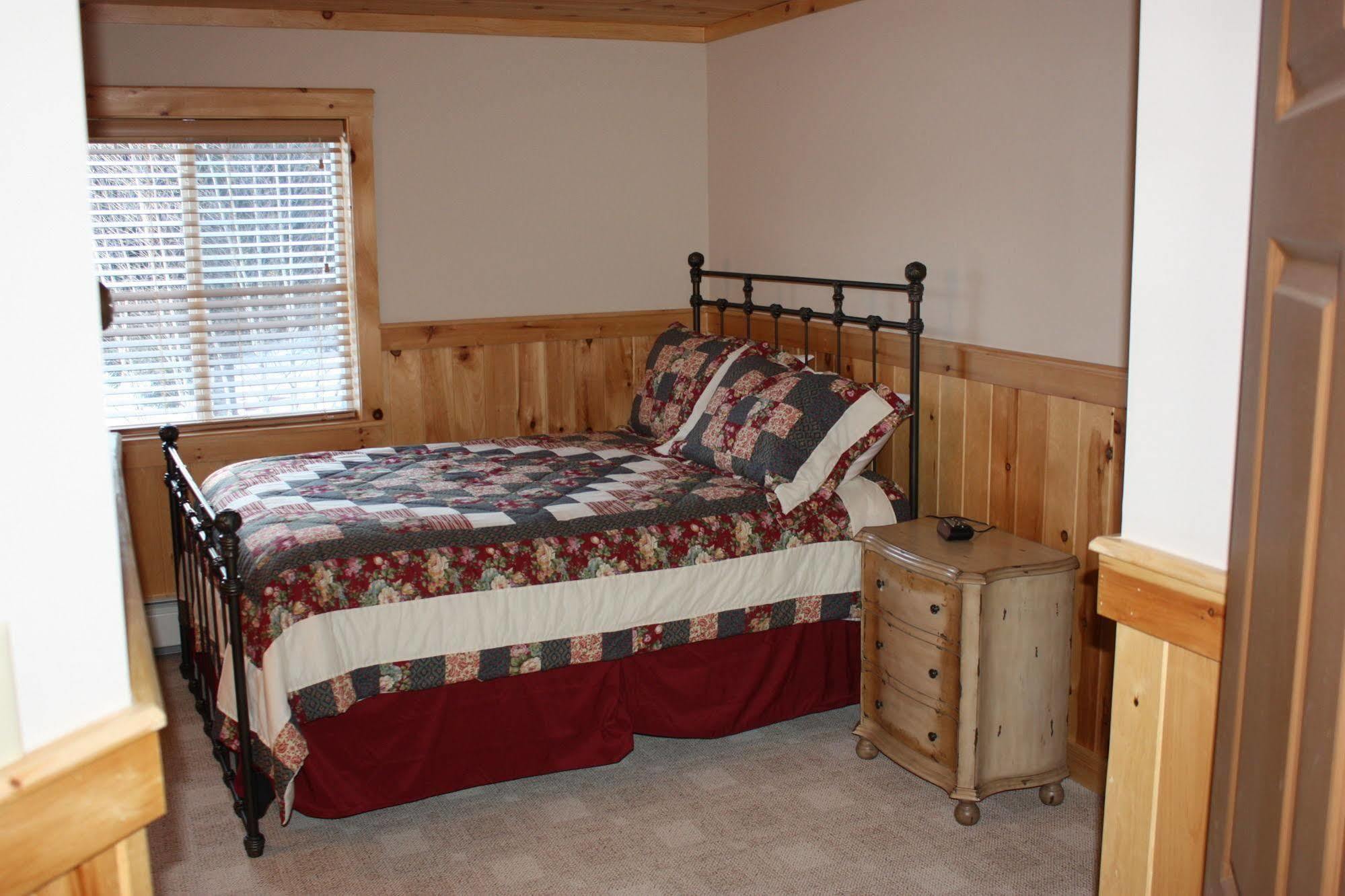 Lake Parlin Lodge & Cabins West Forks エクステリア 写真