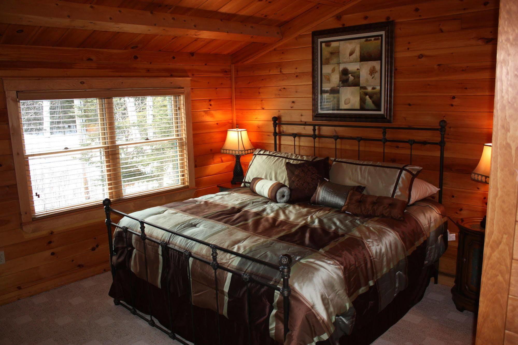 Lake Parlin Lodge & Cabins West Forks エクステリア 写真